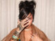 Η Rihanna ποζάρει με εσώρουχα και είναι πιο sexy από ποτέ