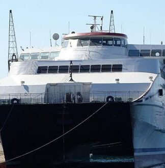 Ένα σωρό… προβλήματα στο καταμαράν "Andros Jet" – Απαγόρευση απόπλου από το Λαύριο