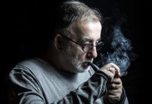 Θάνος Μικρούτσικος: "Η κατάσταση της υγείας μου είναι σοβαρή"