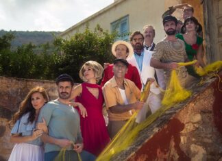 Οι «Γοργόνες και Μάγκες» με το Γιάννη Πλούταρχο και ένα μεγάλο θίασο σε καλοκαιρινη περιοδεία