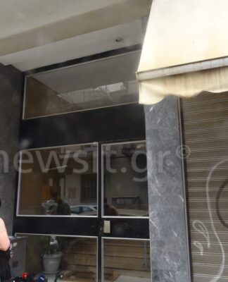 "Ξέπλεναν" τα κέρδη από τα αντικαρκινικά φάρμακα σε ζαφείρια και διαμάντια. Η κινηματογραφική σύλληψη της γιατρού και οι συγκλονιστικές αποκαλύψεις