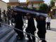Η κηδεία του Χάρρυ Κλυνν – Συγκίνηση για τον Βασίλη Τριανταφυλλίδη – Συντετριμμένη η γυναίκα του Χαρίκλεια