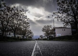 Άστατος ο καιρός του Αγίου Πνεύματος – Πού θα βρέξει τη Δευτέρα