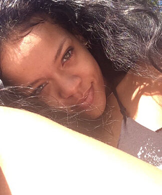 Rihanna: Γιατί δεν ξυρίζει τα πόδια της;