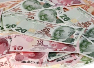 Τουρκία: Αυξήθηκε ο πληθωρισμός τον Απρίλιο – Σε ιστορικά χαμηλό επίπεδο υποχώρησε η τουρκική λίρα
