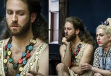 Ο Τζέισον Αντιγόνη πήγε σήμερα στη Βουλή με φόρεμα με ντεκολτέ
