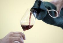 Κρήτη: Ξύπνησε από την καταστολή ο 6χρονος που ήπιε μεγάλη ποσότητα κρασιού και βρέθηκε στην εντατική.