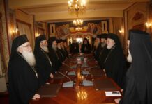 Οργή και απειλές από την Ιερά Σύνοδο για την αναδοχή από ομόφυλα ζευγάρια