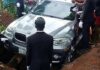 Νιγηριανός έθαψε τον πατέρα του μέσα σε μια BMW αξίας 70.000 ευρώ