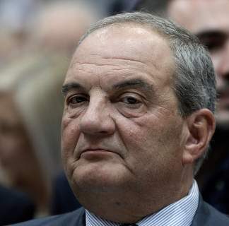 Ενοχλημένος ο Καραμανλής με τις διαρροές ότι ετοιμάζει παρέμβαση για το Σκοπιανό