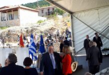 Πρέσπες: Το… Happy Birthday του Νίκου Κοτζιά – Η αποθέωση και η αποκάλυψη που συζητήθηκε