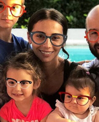 Η Χοψονίδου έγινε 35 και έσβησε τούρτα μαζί με τον Σπανούλη και τα 5 παιδιά τους