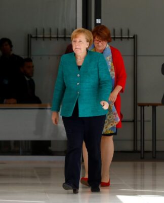 Reuters: Οι γερμανοί ετοιμάζουν μαξιλάρι ασφαλείας 15 δισ στην Ελλάδα για να μην βγει στις αγορές