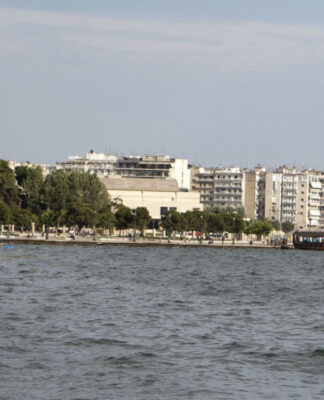 Μεγάλη μέδουσα έκανε την εμφάνιση της στον Θερμαϊκό