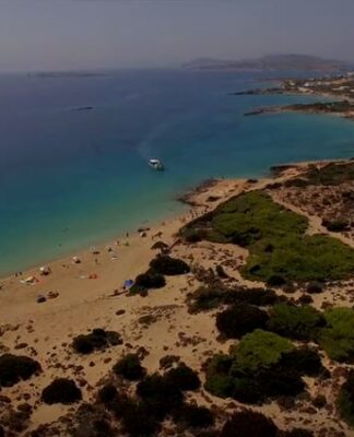 Κουφονήσια: Καταγάλανα νερά και ήρεμη γοητεία