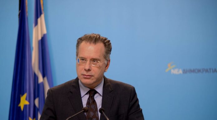 Κουμουτσάκος: Τσίπρας – Κοτζιάς ετοιμάζονται να λύσουν και το Αλβανικό εν κρυπτώ