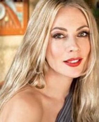 Δείτε πως ήταν η Σμαράγδα Καρύδη σε ηλικία 19 ετών – Αγνώριστη