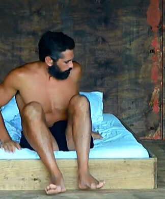 Survivor 2: Οι μοναχικές στιγμές του Πάνου στην παραλία- Ποιος ο ρόλος του Τσίλη και του Χάρη;