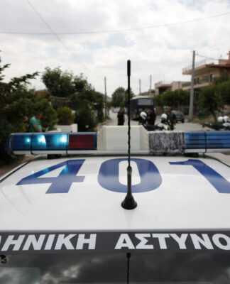 "Έπεσαν μόνοι τους και χτύπησαν" λένε οι αστυνομικοί για τους νεαρούς που κατήγγειλαν ξυλοδαρμό.