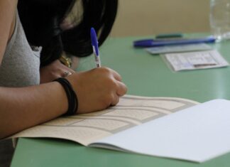 Πανελλήνιες 2018: Ώρα μηδέν. Ανακοινώθηκε ο αριθμός των υποψηφίων. Τα πάνω – κάτω στις βάσεις