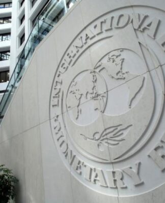 Handelsblatt: Η Ελλάδα δεν χρειάζεται το ΔΝΤ – “Ψήνεται” αποχώρηση από το πρόγραμμα
