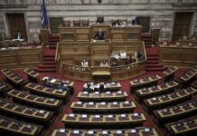 "Σκοτωμός" στην Βουλή για το Σκοπιανό. "Κόντρα" Κοντονή με Παναγιωτόπουλο και Λοβέρδο