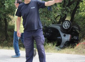 Σοκαριστικό τροχαίο στη Θεσσαλονίκη. Αγωνία για έγκυο που τραυματίστηκε μαζί με την 9χρονη κόρη της.