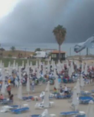 Κόλαση φωτιάς δίπλα στα θερινά θέρετρα των στρατιωτικών σε Ζούμπερι και Άγιο Ανδρέα. – video