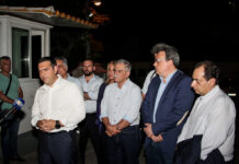 Σόου Τσίπρα σε… χιτσκοκικό background, ενώ άνθρωποι καίγονταν στις φωτιές. video