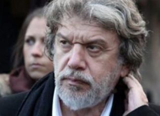 Γιάννης Βούρος: «Σεβαστείτε τα θύματα. Σταματήστε να ανεβάζετε τις ηλιοκαμένες κωλ@ρες σας»