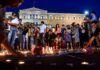 Φωτιές Αττική: Συγκλονίζουν οι εικόνες από τη συγκέντρωση μνήμης για τα θύματα στο Σύνταγμα