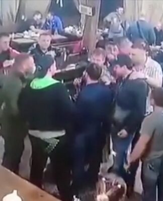 Εικόνες σοκ. Εκτέλεσε εν ψυχρώ αρχιμαφιόζο στο πάρτι αποφυλάκισής του – video