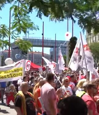 Αυστρία: Καταργείται το οκτάωρο εργασίας και γίνεται δωδεκάωρο. Τεράστιες διαδηλώσεις