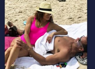 Jennifer Lopez:Με φούξια μαγιό και τον σύντροφό της
