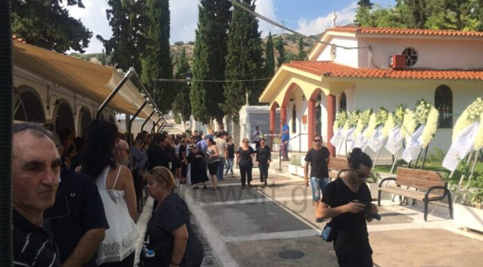 Αργυρούπoλη: Ράγισαν και οι πέτρες στο τελευταίο αντίο στον 15χρονο Νίκο