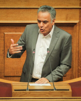 Βουλή: Ψηφίστηκε η τροπολογία για διπλές εκλογές τον Μάιο
