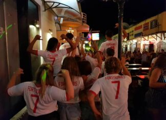 Απίστευτες φωτογραφίες. Δέκα Ολλανδοί "τρελαμένοι" με τον Φορτούνη