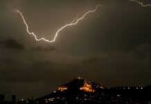 Σχεδόν 103.000 κεραυνοί έπεσαν στην Ελλάδα τον Ιούλιο.