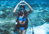 Ελληνίδα τραγουδίστρια κάνει scuba diving
