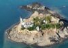 Διακοπές στην απόλυτη απομόνωση: Ολόκληρο νησί νοικιάζεται με 200 ευρώ για δύο βραδιές