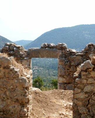 Ιθάκη: Έτσι είναι σήμερα το παλάτι του Οδυσσέα – Η δέσμευση του Αλέξη Τσίπρα στον δήμαρχο