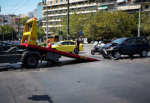 Σύγκρουση Ι.Χ με ασθενοφόρο στο κέντρο της Αθήνας