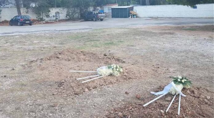 Φωτιά στο Μάτι: Θάβουν νεκρούς στο πάρκινγκ νεκροταφείου ανάμεσα σε αυτοκίνητα και σκουπίδια