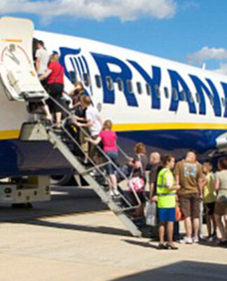 Τέλος η δωρεάν χειραποσκευή από την Ryanair