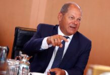 Βόλφγκανγκ, εσύ; Ο Σολτς «τσαλακώνει» την… Ιθάκη. Αμετακίνητος για τις περικοπές στις συντάξεις