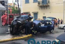 Το ένα αυτοκίνητο "καβάλησε" το άλλο στην Καλαμάτα