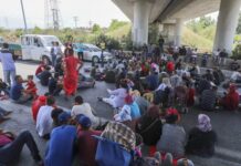 Μετανάστες έκλεισαν την Εθνική Οδό Αθηνών-Λαμίας και επιτέθηκαν σε οδηγούς