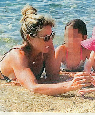 Κατερίνα Λάσπα: Παιχνίδια με τις κόρες της στην Χαλκιδική