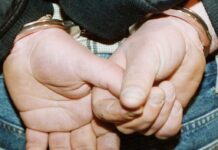 Καλαμάτα: Συνέλαβαν πατριό για ασέλγεια σε 12χρονο κορίτσι