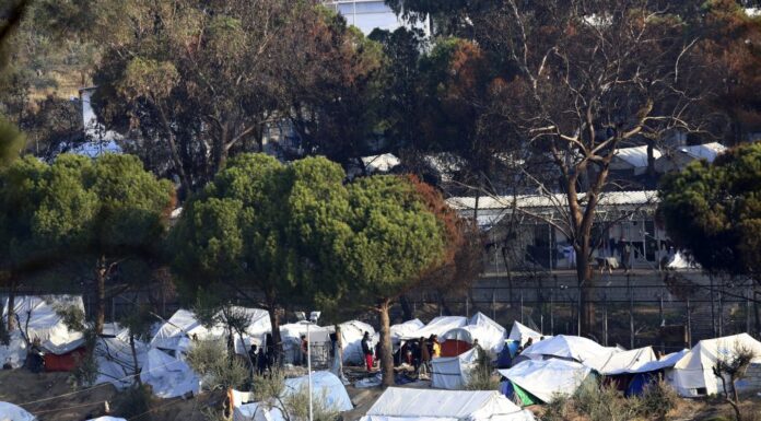 ΟΗΕ: Καζάνι που βράζει η Μόρια – Επιταχύνετε τη μεταφορά των προσφύγων στα ηπειρωτικά